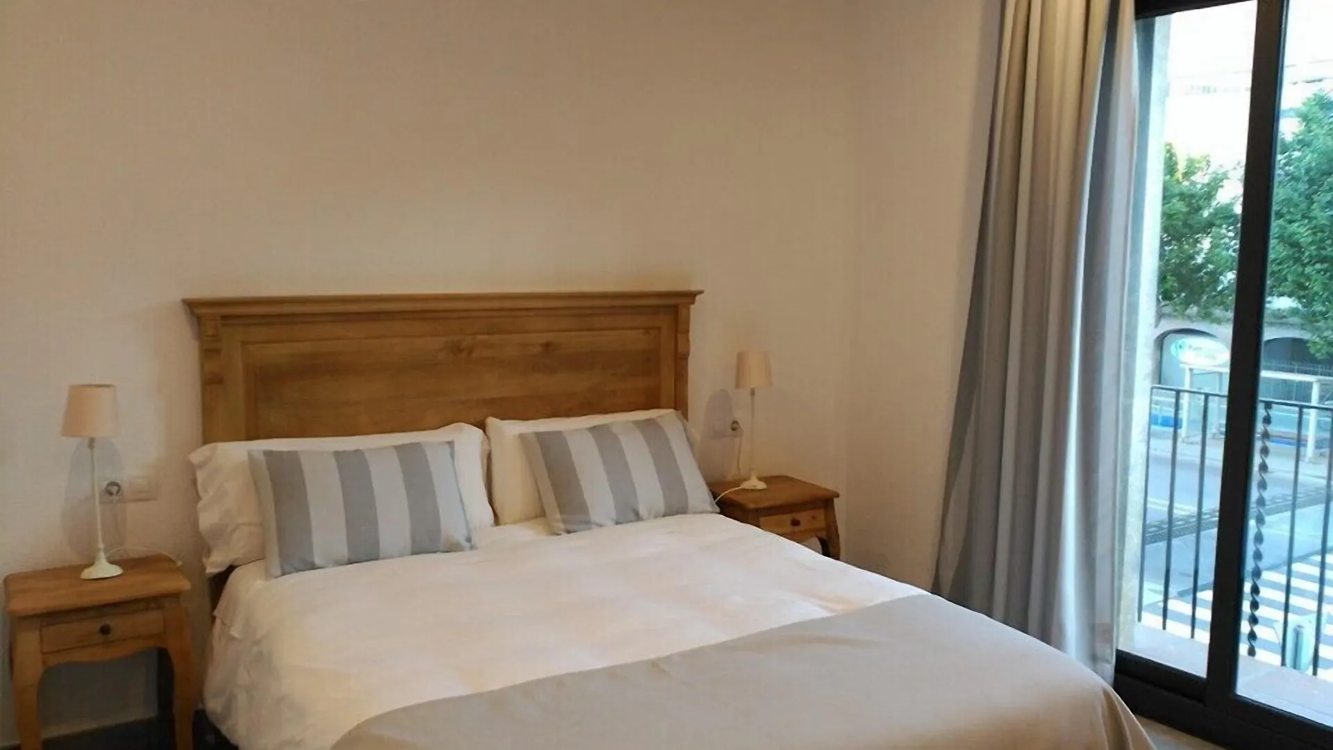 4 Hoteles Céntricos Imprescindibles junto a Santa María de Mataró
