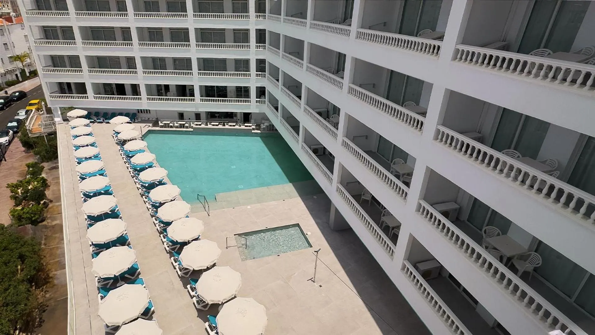4 Hoteles Familiares cerca del Acantilado de Los Gigantes con Acceso Directo