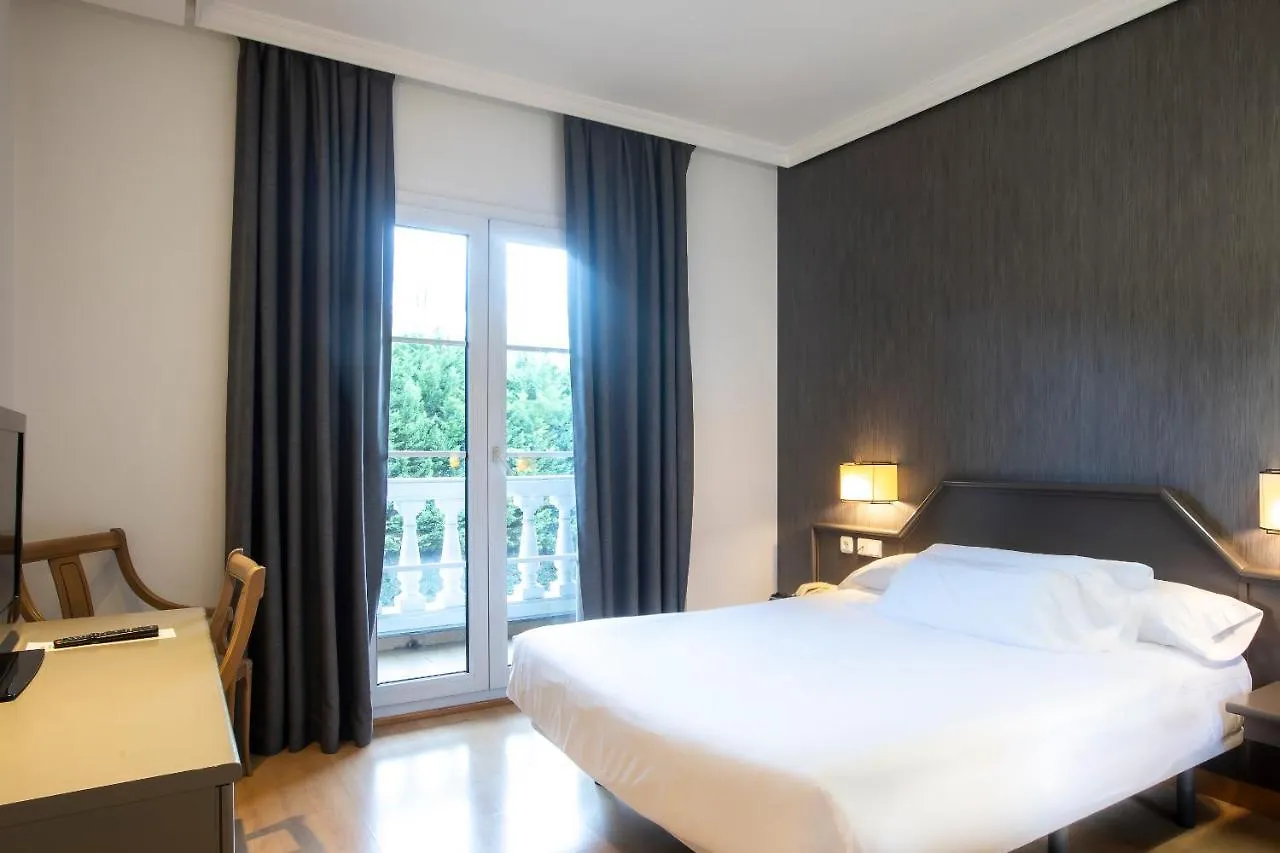 5 Hoteles Familiares Recomendados Cerca de Makila, Hondarribia