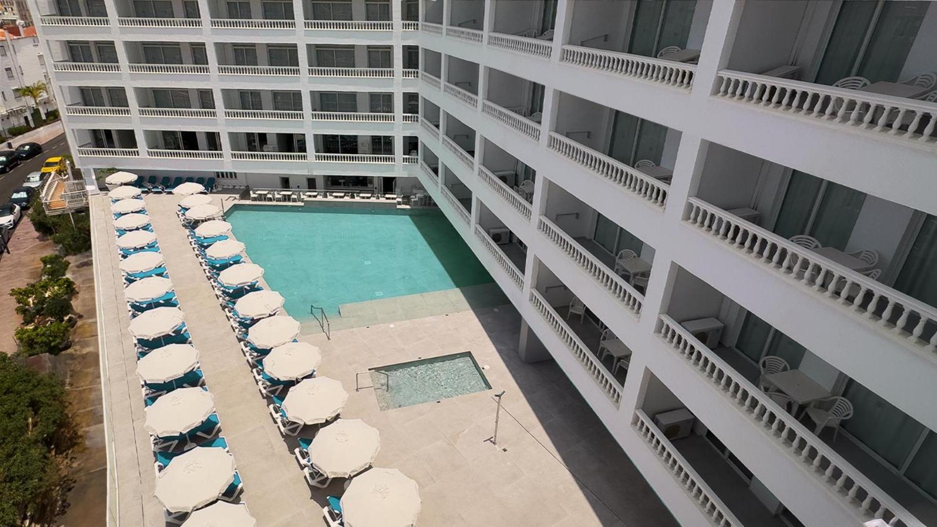 4 Hoteles Familiares cerca del Acantilado de Los Gigantes con Acceso Directo